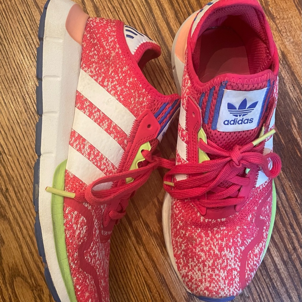 Adidas Women’s Sneaker Size 7